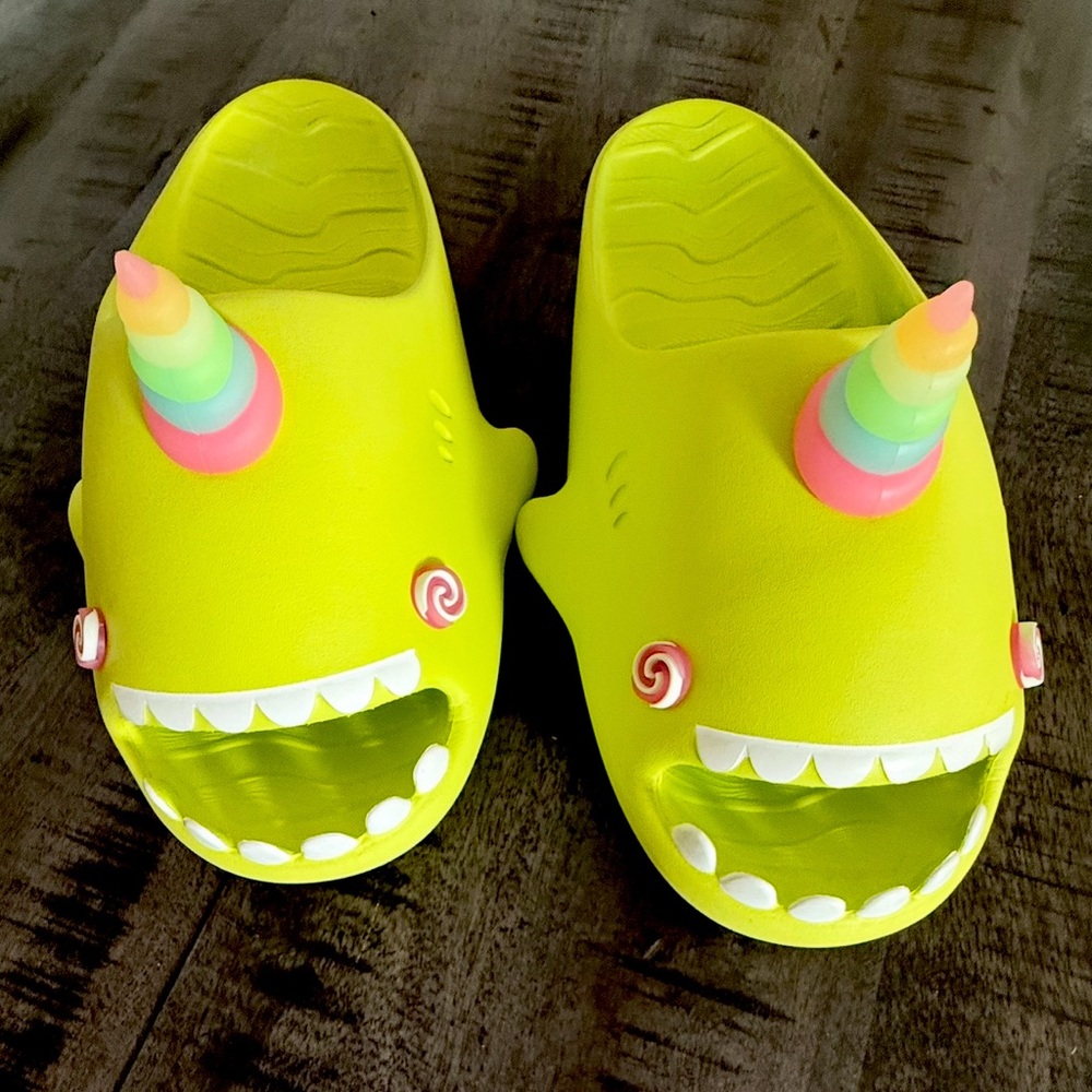 Vibrant Green Sandals for Playful Adventures